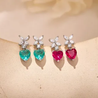 Brincos com pingante em forma de coração verde e vermelho, cluster de diamantes florais em cima
