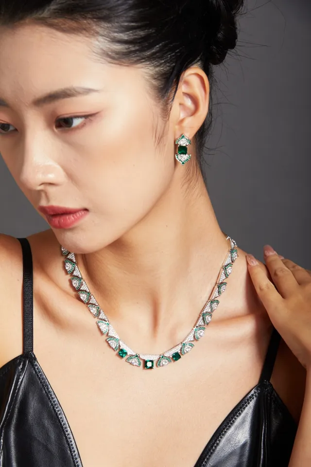 Green Silver Geometric Fan Motif Pavé-Set White Stones Necklace 3