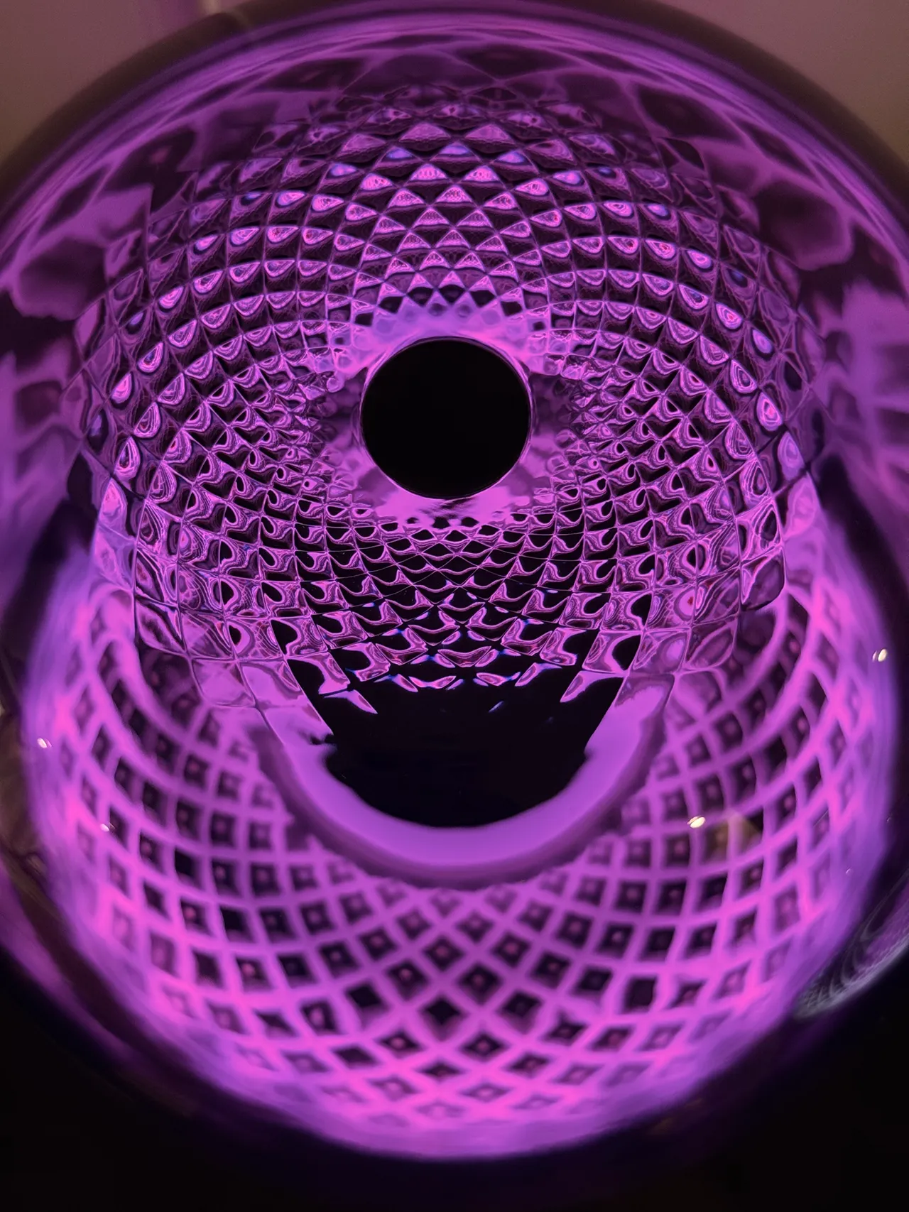 harman/kardon Enceinte en forme de dôme transparente noire Matrice de transducteurs internes illuminée Haut-parleur portable 4