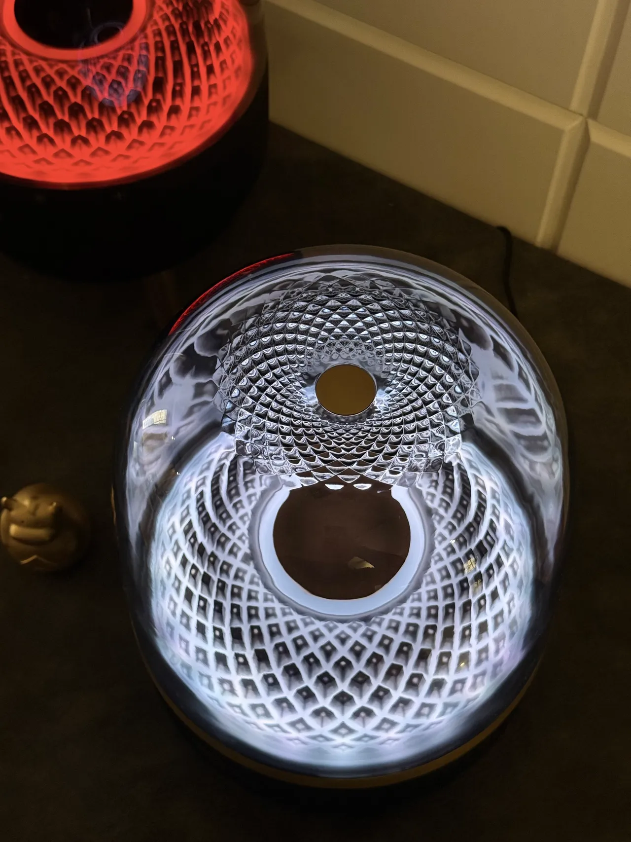 harman/kardon Enceinte en forme de dôme transparente noire Matrice de transducteurs internes illuminée Haut-parleur portable 5