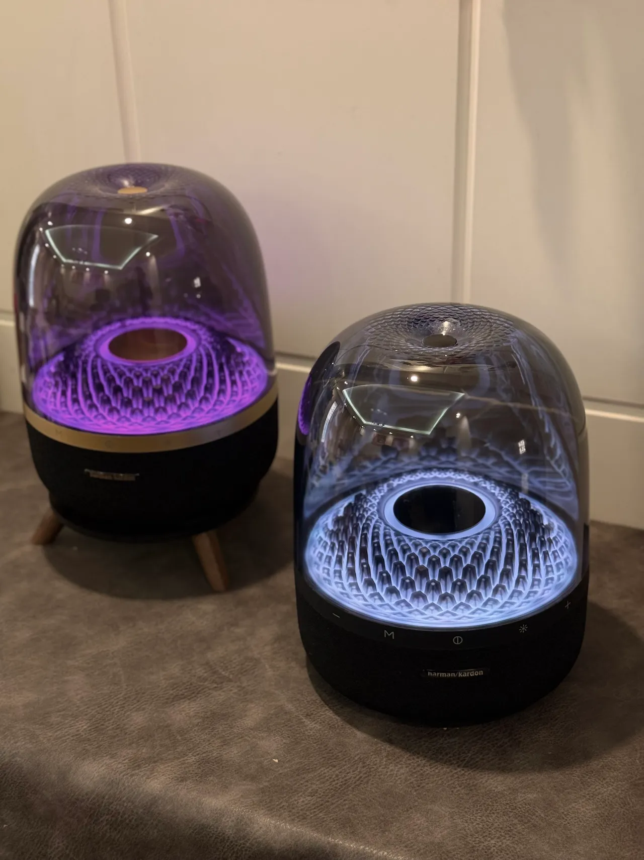 harman/kardon Enceinte en forme de dôme transparente noire Matrice de transducteurs internes illuminée Haut-parleur portable 8