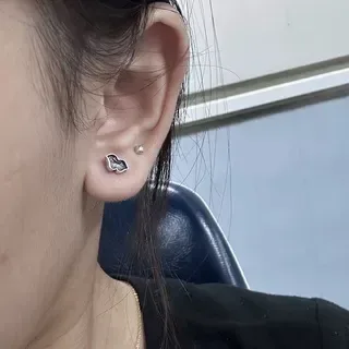 Heart-Shaped Oxidized Silver Stud Earrings 2
