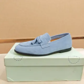 Mocassim de camurça azul claro com franjas