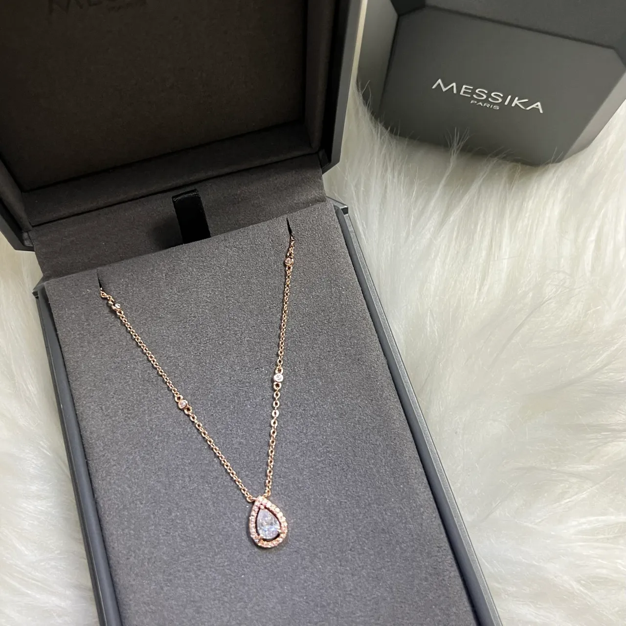 Messika Pendentif argent blanc goutte larme pavé halo sertissage 2