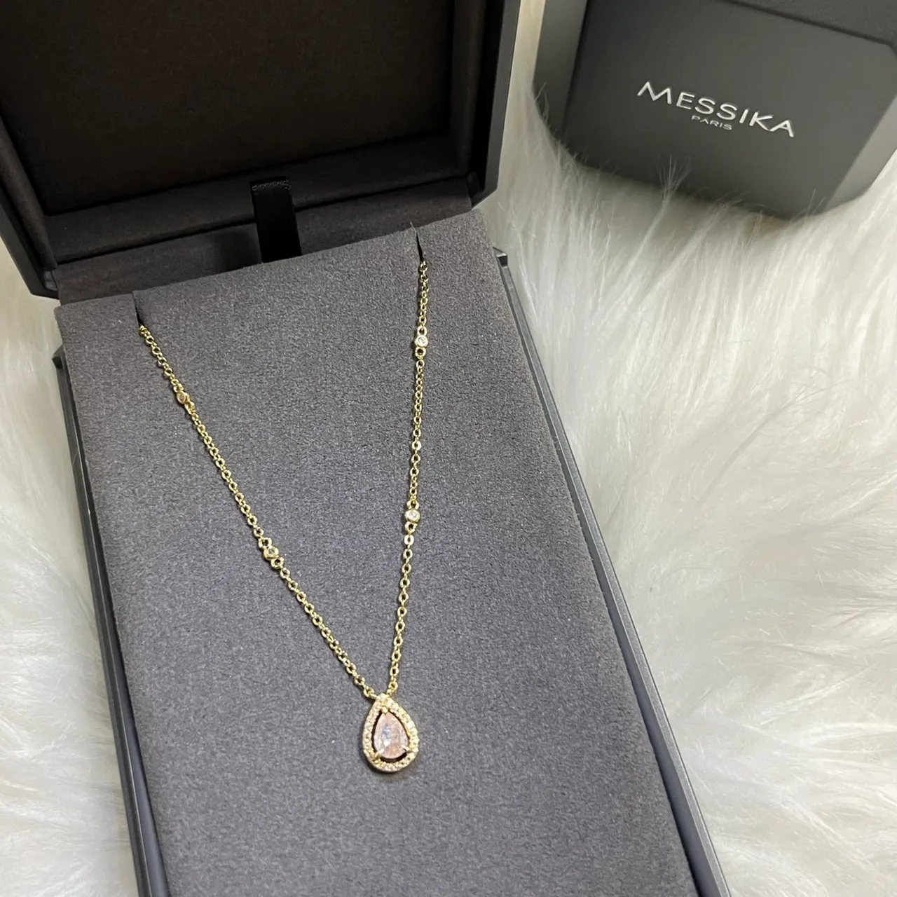 Messika Pendentif argent blanc goutte larme pavé halo sertissage 3