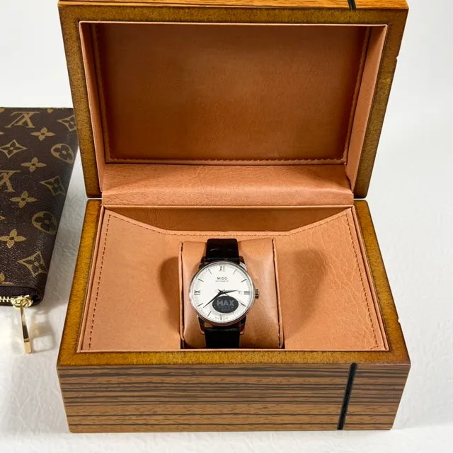 Mido Multifort Chronometer Open Heart Esfera blanca Correa negra Reloj mecánico 3