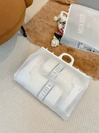 Moon Boot 经典白色雪靴 8