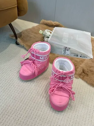 Moon Boot গোলাপি তাপপরোধী ড্রস্ট্রিং কাফ স্নো বুট 4