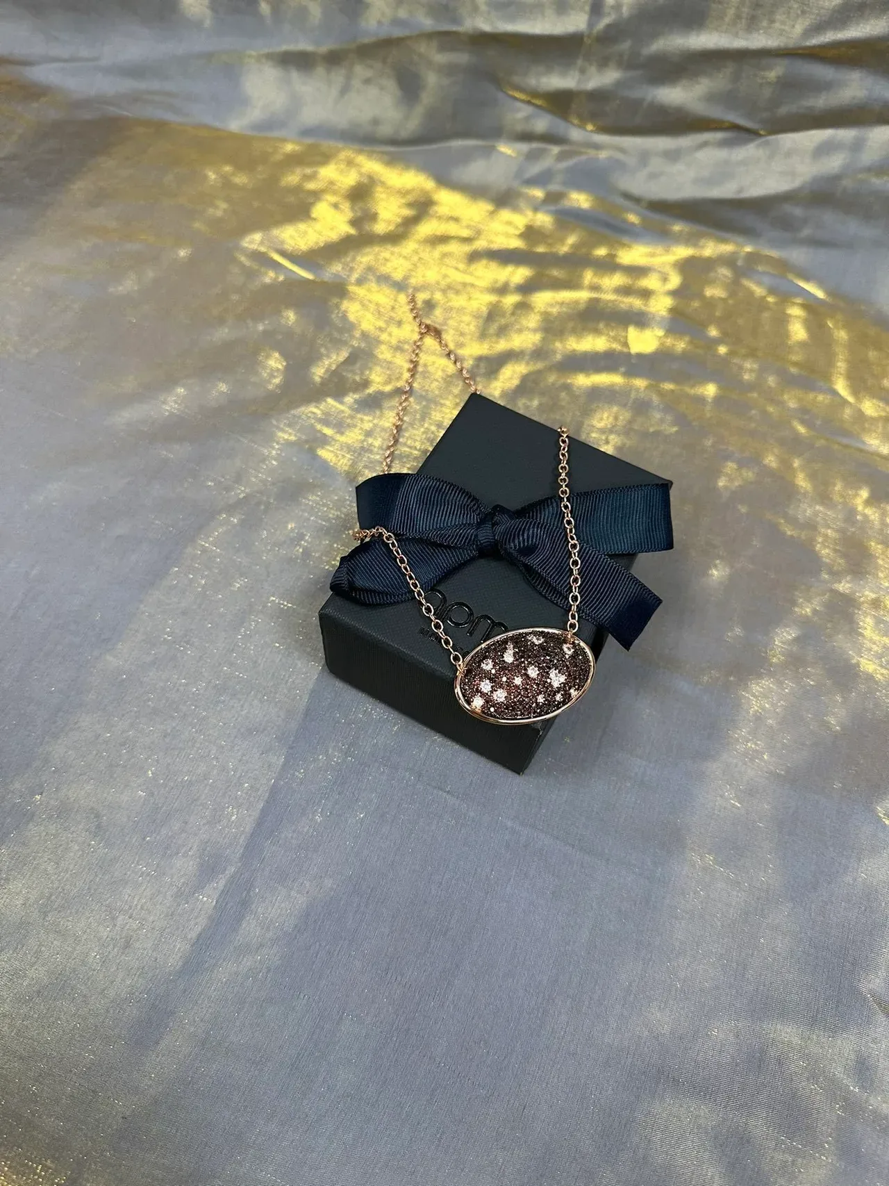 Collier Navy Gold avec pendentif ovale drusy et chaîne link 6