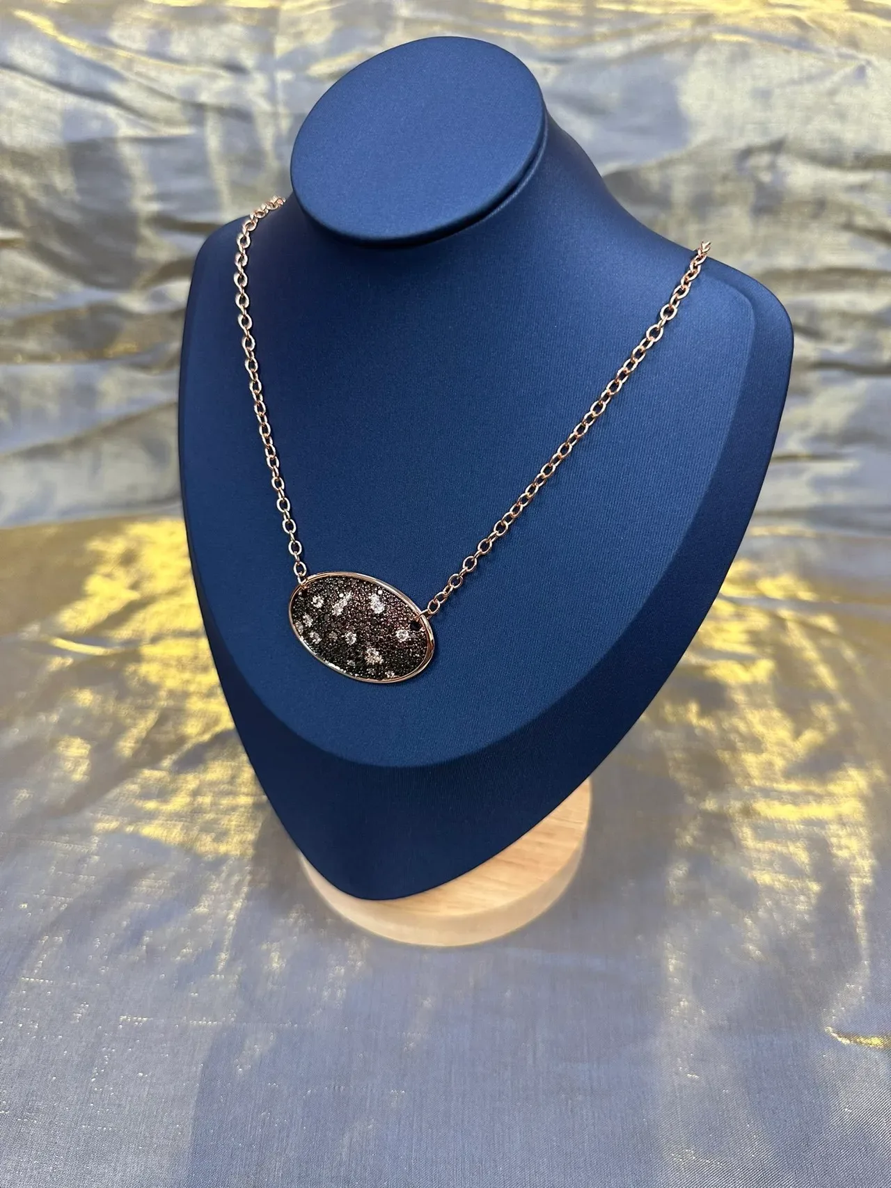 Collier Navy Gold avec pendentif ovale drusy et chaîne link 9
