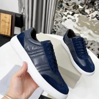 Zapatillas lifestyle navy de cuero-suede con paneles low-top con cordones