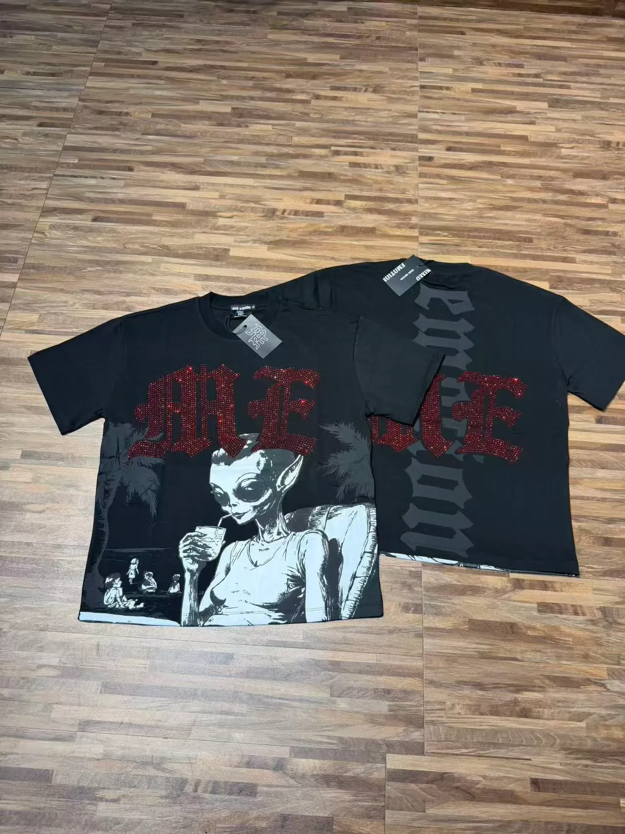 Off-White 奶油色与黑色外星人图案水钻T恤 2