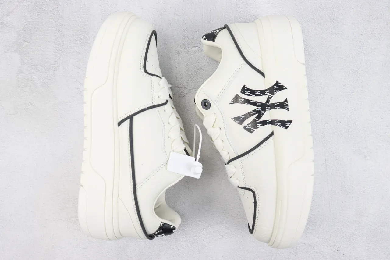 Off-White New York Yankees Logo Platform Sneaker 2