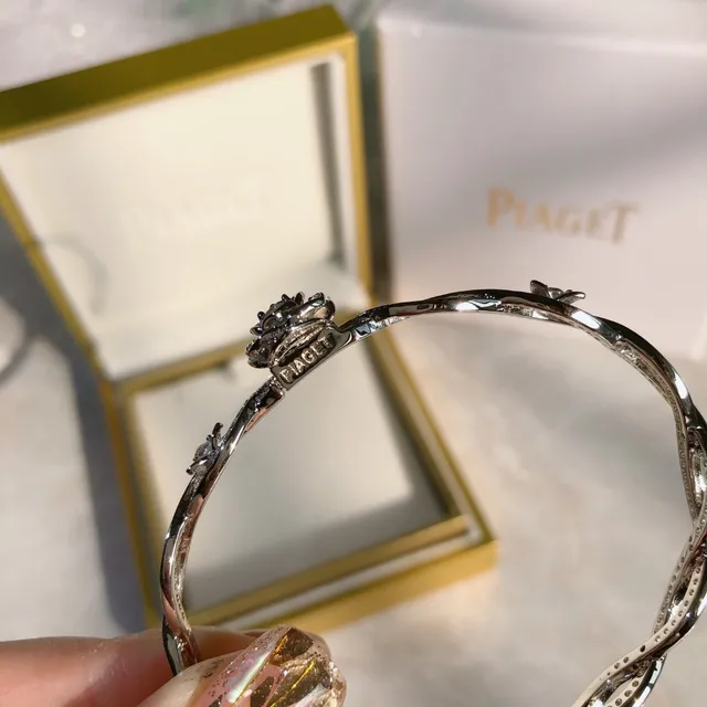 Piaget Rose Collection Twisted Vine Pavé Diamond Bracelet 3