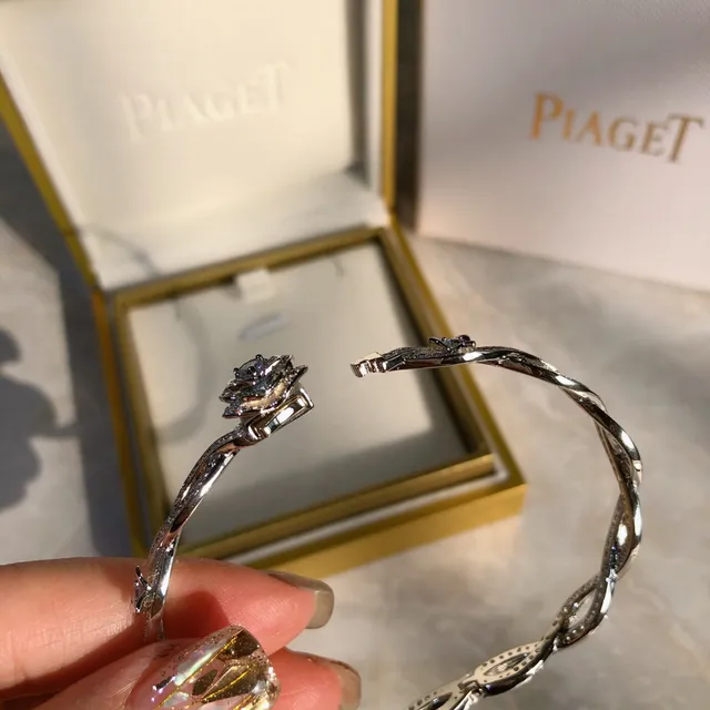 Piaget Rose Collection Twisted Vine Pavé Diamond Bracelet 6