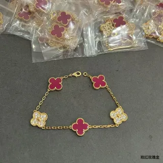 Pink Gold Chain Clover-Shaped Charms Bracelet