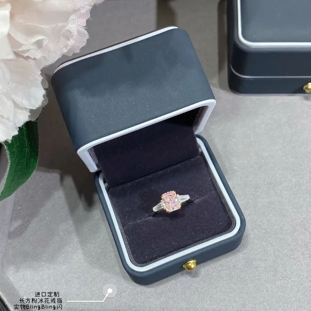 Pink Gold Cushion-Cut Central Stone Baguette Side Stones Ring 2