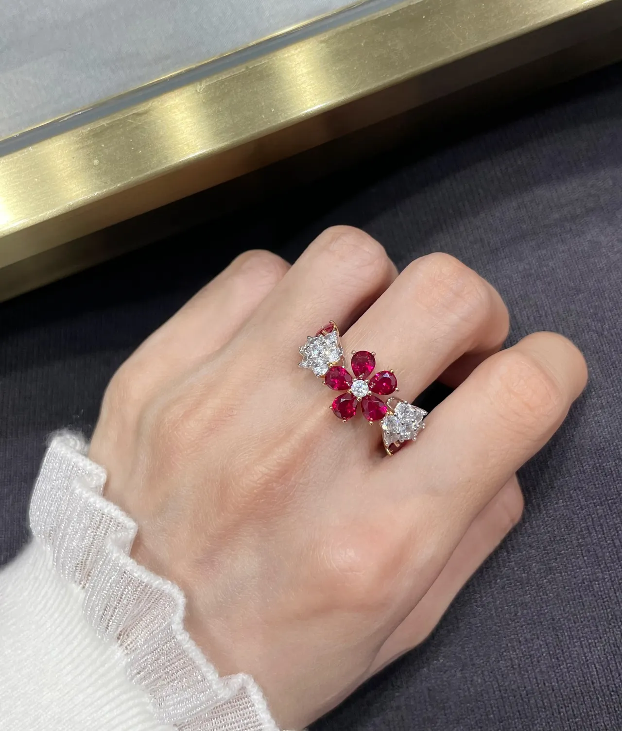 Red Blue Floral Cluster Motif Multi-Stone Pavé Setting Ring 9