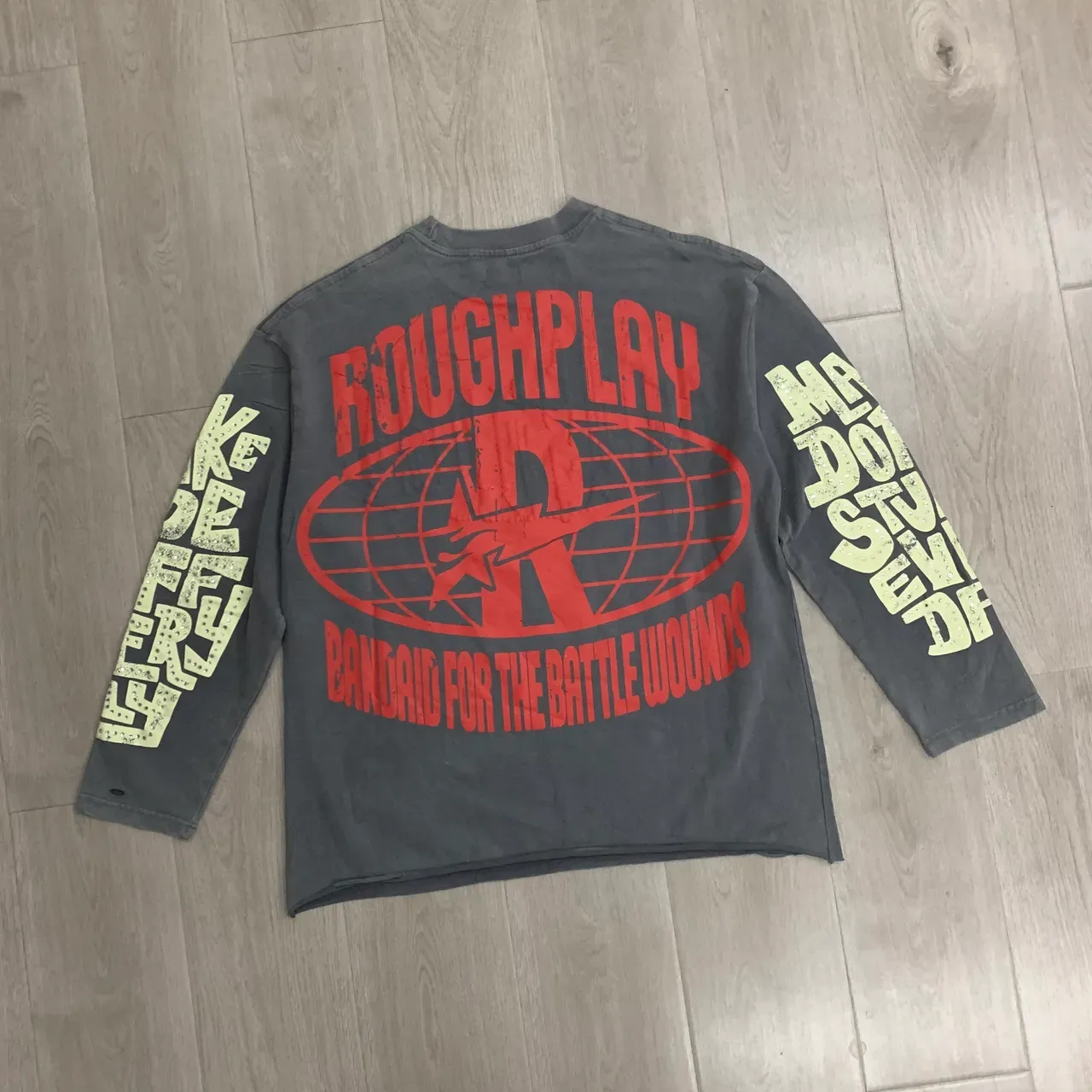 ROUCH Graphic Print Rhinestone-Embellished Long-Sleeve T-Shirt 10