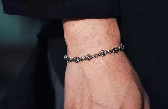 Silver Daisy Charm Link Bracelet 4