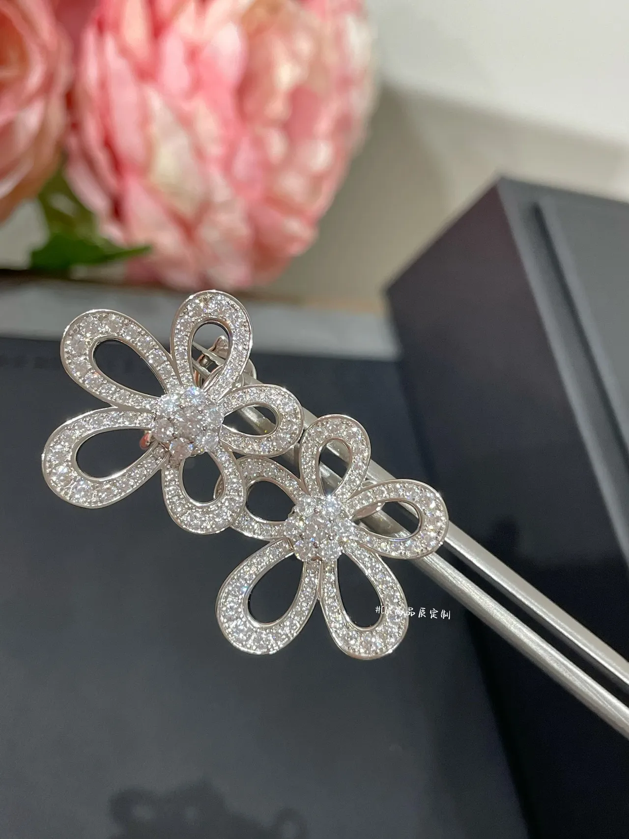 Silver Flower-Shaped Pavé-Set Necklace 6