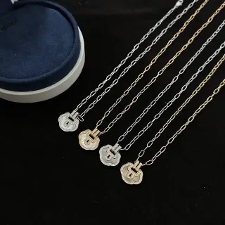 Collier avec pendentif en forme de nuage en argent et or pavé de cristaux