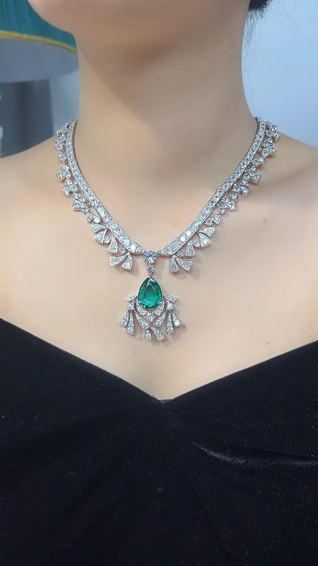 Silver Green High-Jewelry Collar Pavé-Set Diamonds Necklace 4
