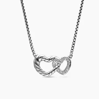 Collier en argent avec cœurs entrelacés et texture de corde torsadée