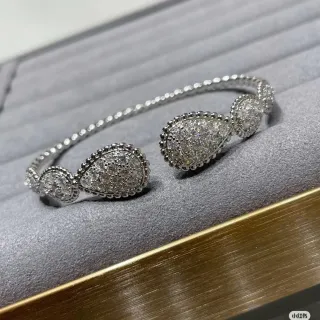 سوار مفتوح فضي بزخارف قطرة دموع Pavé