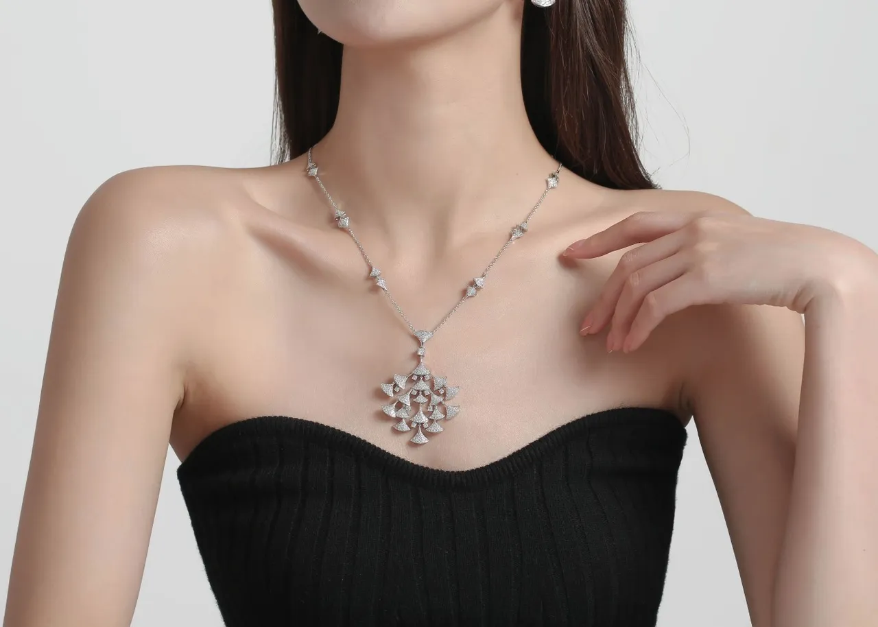 Collier cascade asymétrique motif éventail argent blanc pavé-set 6