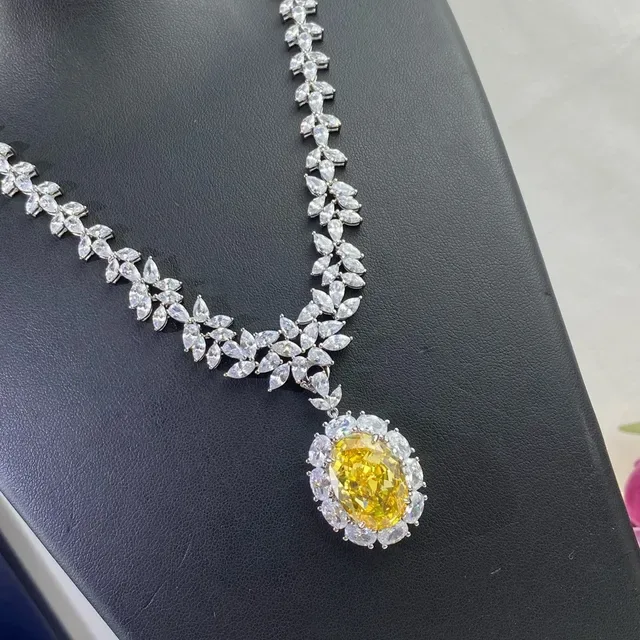 Silver Yellow Leaf-Motif Chain Oval Center Stone Necklace 4