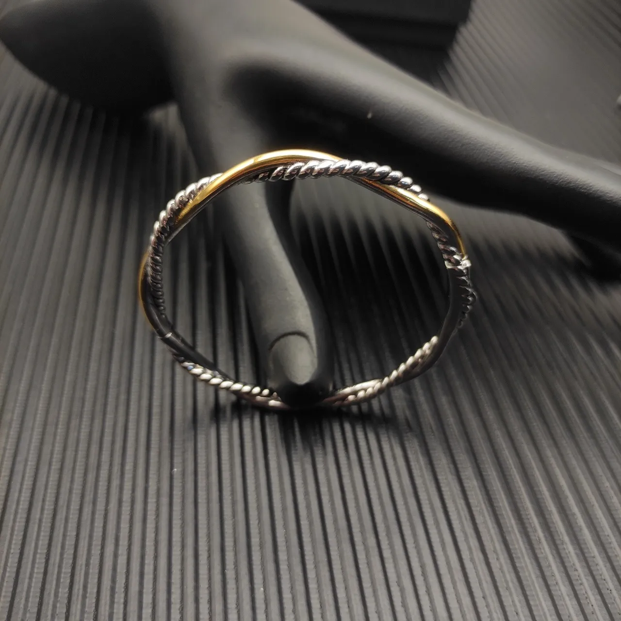 Two-Tone Twisted Rope Motif Bangle Bracelet 2