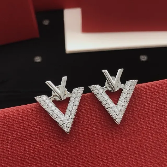 V-Shaped Pavé Stud Earrings 8