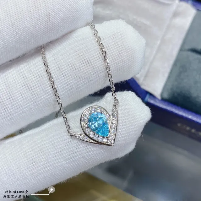 V-Shaped Teardrop Aquamarine and Pavé Diamond Pendant Necklace 3