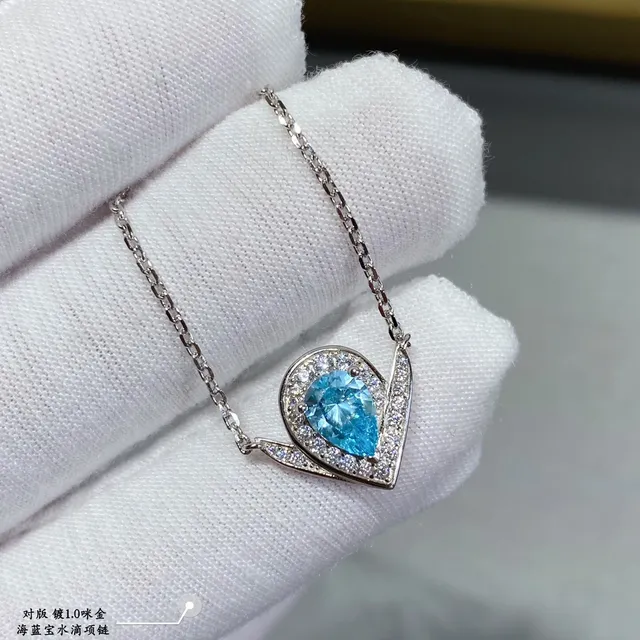 V-Shaped Teardrop Aquamarine and Pavé Diamond Pendant Necklace 8