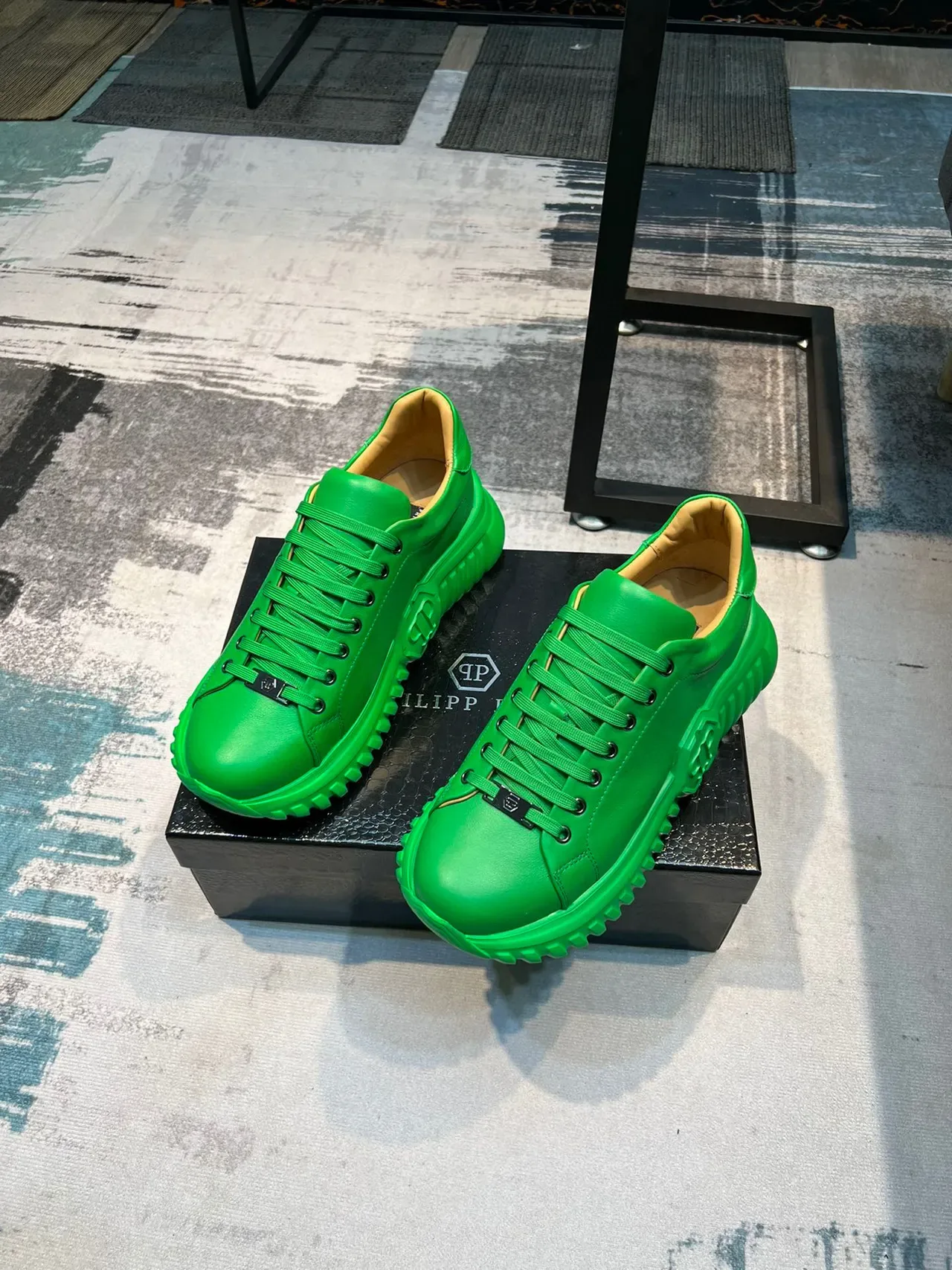 Vibrant Green Leather Low-Top Sneaker 4