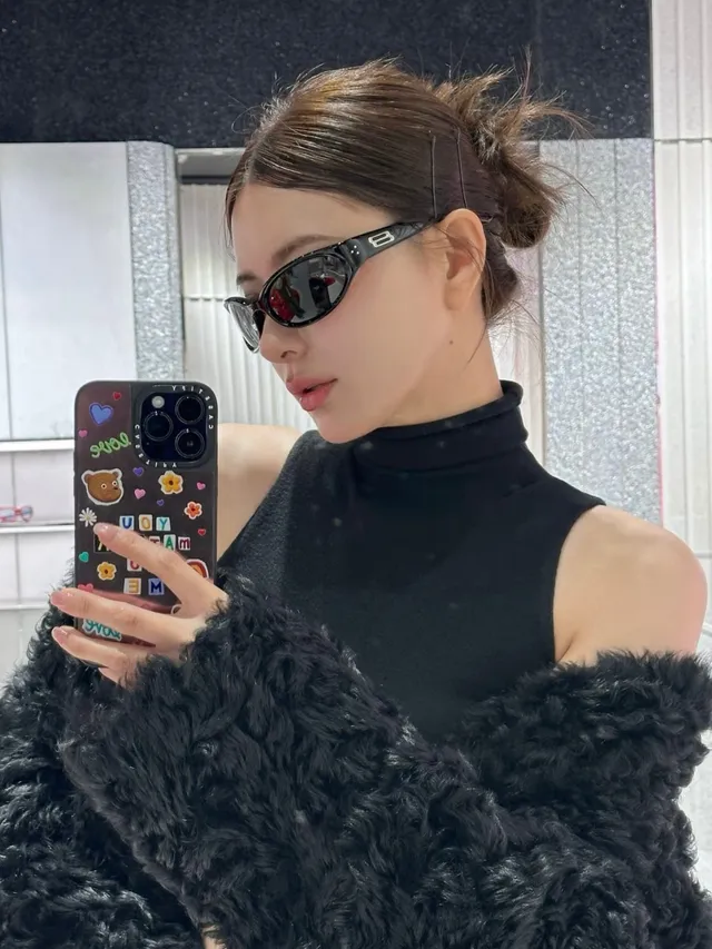 Gentle Monster نظارات شمسية منحوتة بيضاوية شفافة رمادية متدرجة 4