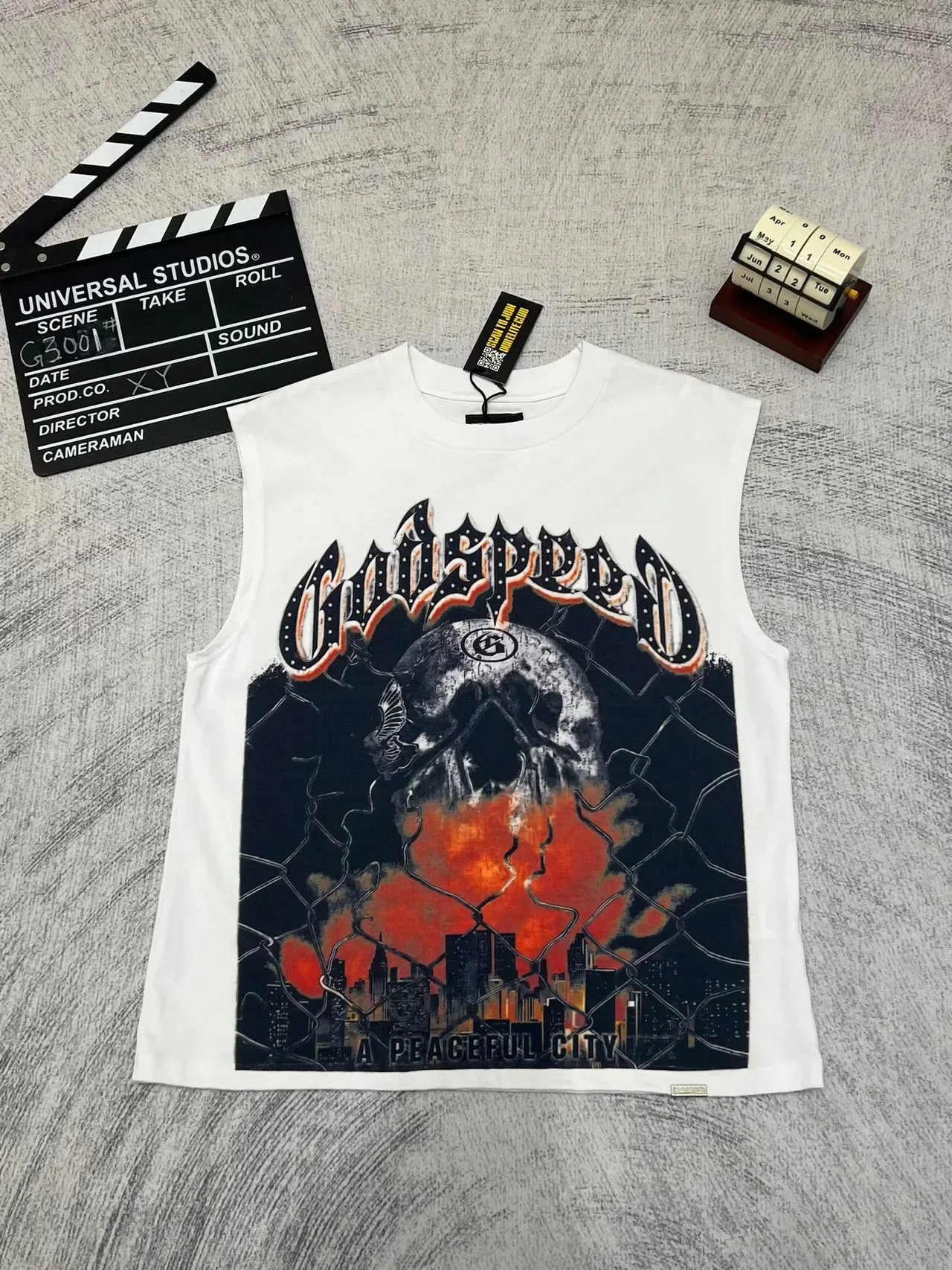 Godspeed A Peaceful City Top sem mangas gráfico 4