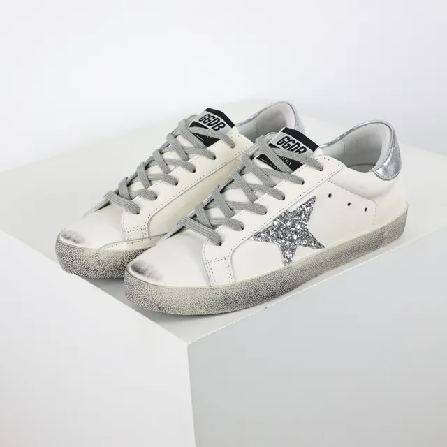 حذاء سنيكرز Lifestyle Golden Goose Superstar أبيض فضي نعل مطاطر مشقق بارش ستار لامع 2