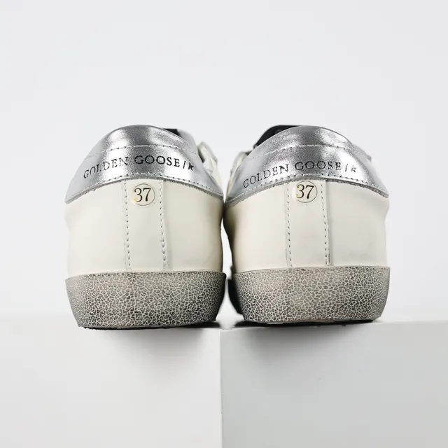 حذاء سنيكرز Lifestyle Golden Goose Superstar أبيض فضي نعل مطاطر مشقق بارش ستار لامع 8