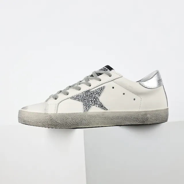 حذاء سنيكرز Lifestyle Golden Goose Superstar أبيض فضي نعل مطاطر مشقق بارش ستار لامع 9