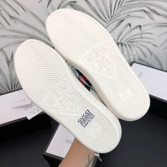 Gucci Ace أحذية رياضية أسلوب حياة مع تطريز ثعبان أبيض 3