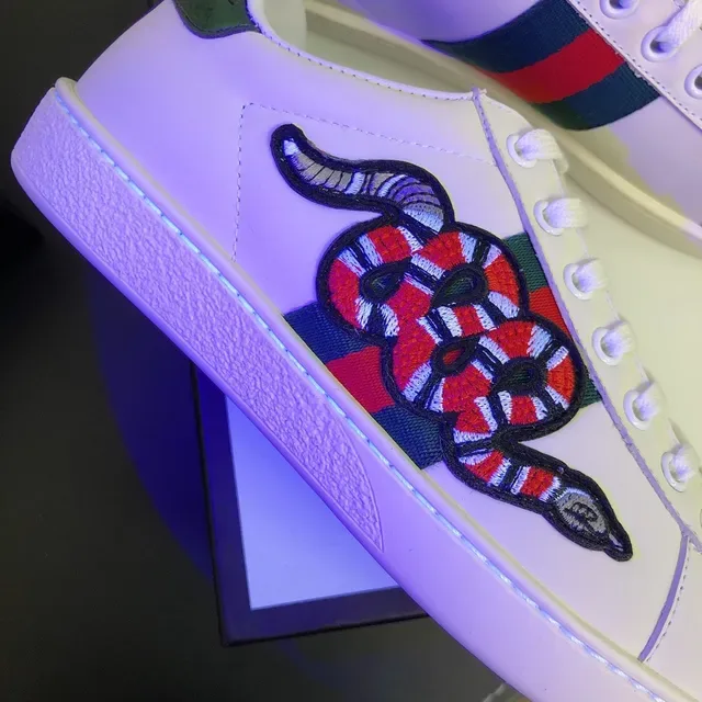 Gucci Ace أحذية رياضية أسلوب حياة مع تطريز ثعبان أبيض 5