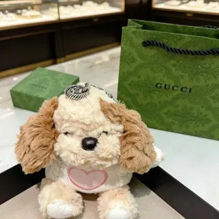 Gucci Beige Pink Plush Dog Knit Sweater Handbag