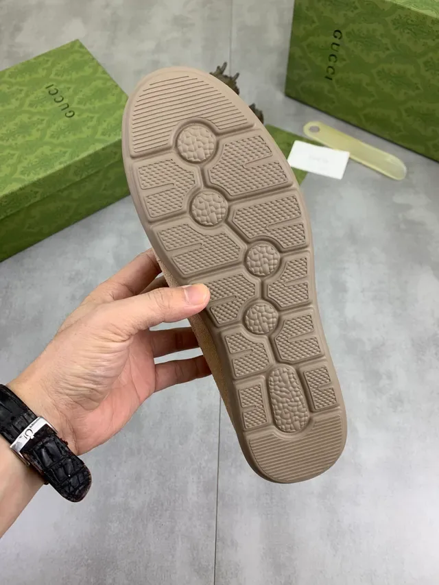 Gucci Sneakers lifestyle beige daim low top à lacets 3