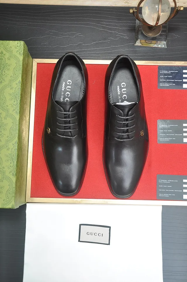 Gucci Noir et Or Cuir Poli Embout de Cap Chaussures Oxford 5