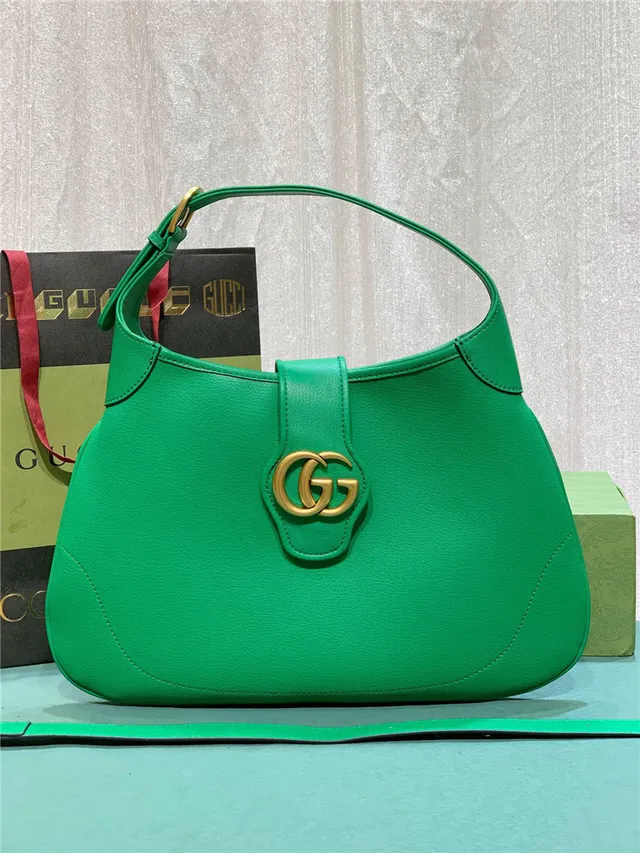 Gucci Black Gold Textured Leather Interlocking GG Hardware Handbag 10