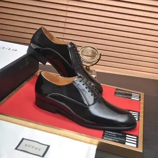 Gucci Chaussures Oxford Noir à Embout Cap Poli