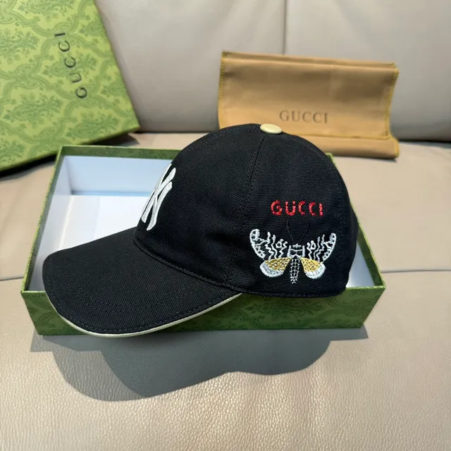 Gucci काला सफेद ज्योमेट्राइड मथ मोटिफ NY Yankees Logo बेसबॉल कैप 2