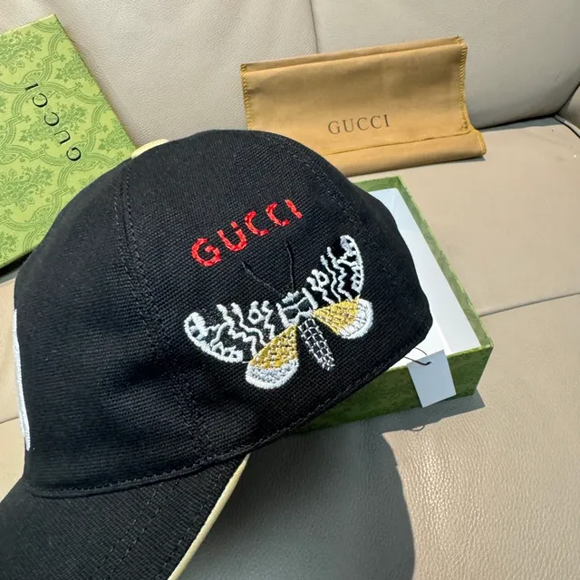 Gucci काला सफेद ज्योमेट्राइड मथ मोटिफ NY Yankees Logo बेसबॉल कैप 4